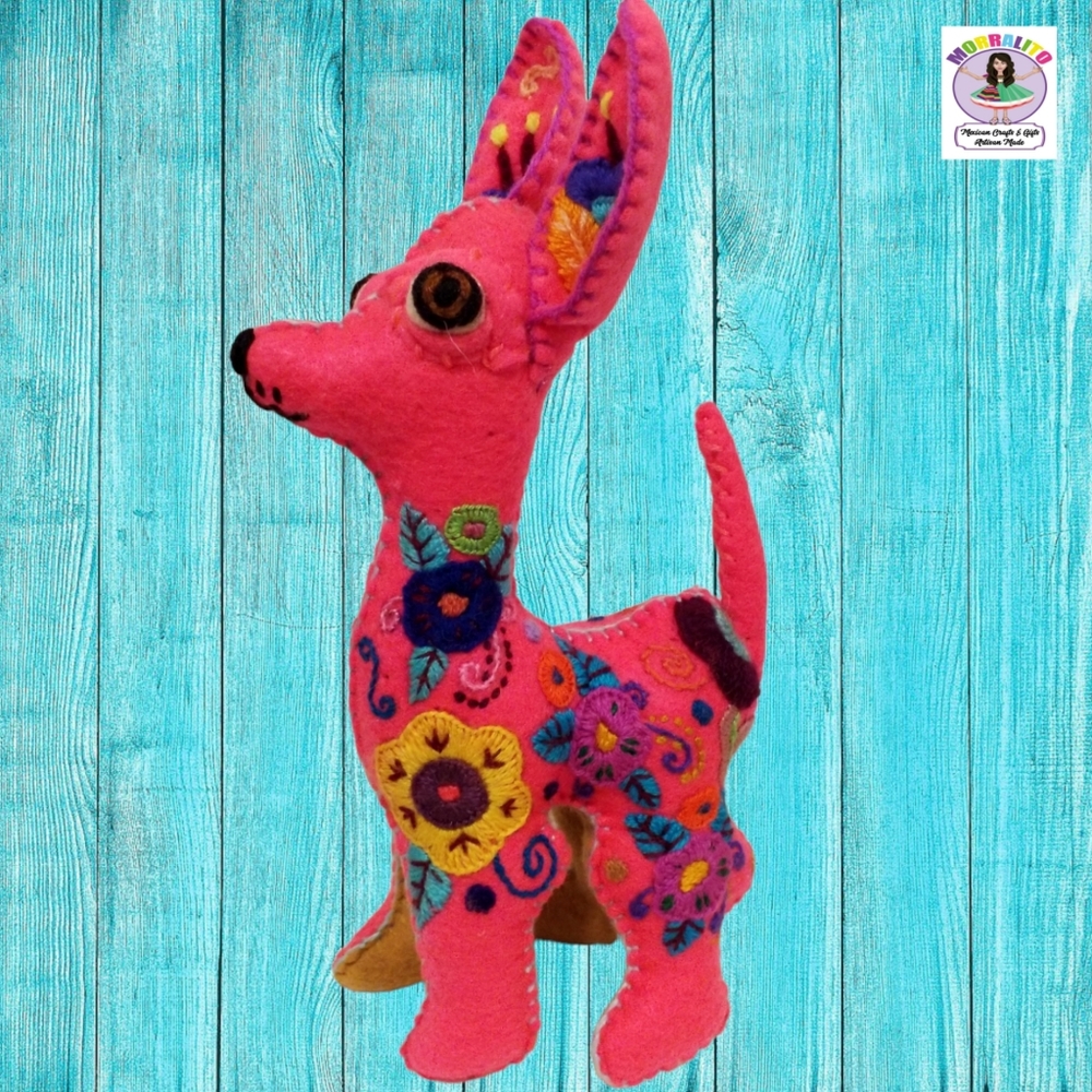 🐕embroidered chihuahua🐕